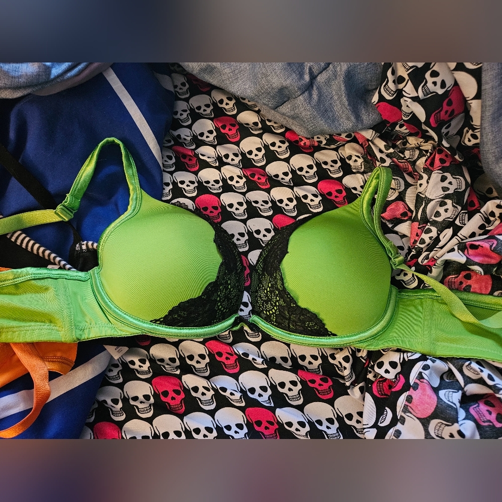 Cacique Bra 40b Neon Green